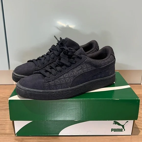 PUMA Suede Classic - Navy
Boys' Grade School - Picture 2 of 6